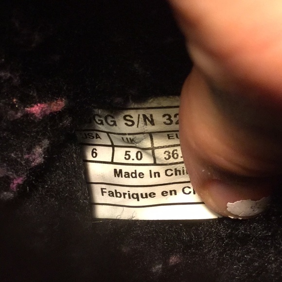 Bailey Bow Uggs - Picture 7 of 7